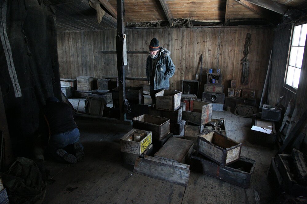 2017-18 Scott's 'Discovery' hut, conservators at work, Programme Manager RSHRP Al Fastier