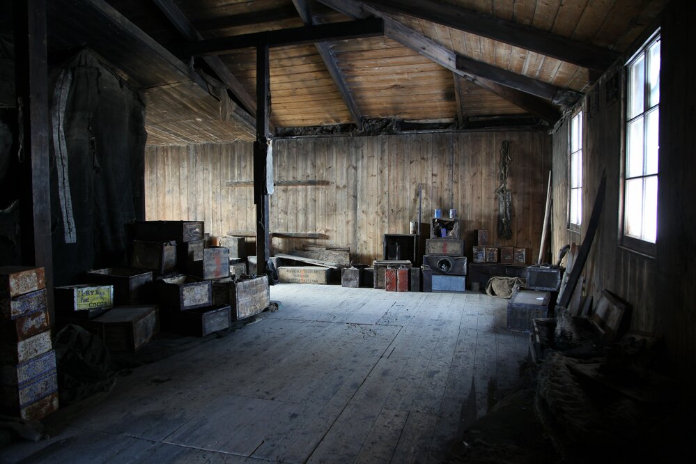 2017-18 Scott's 'Discovery' hut, interior, Men's Room