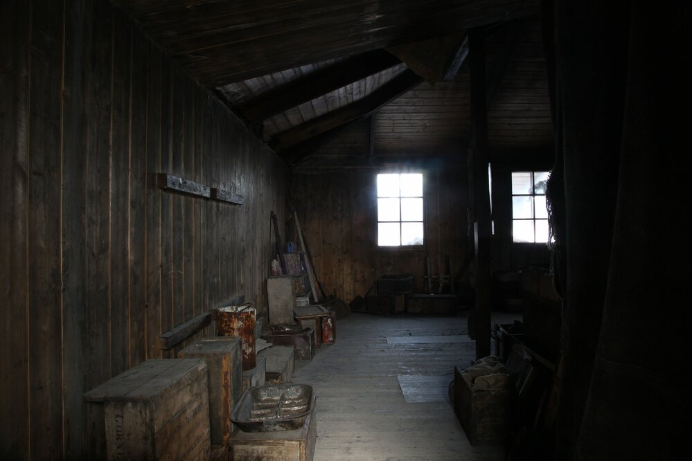 2017-18 Scott's 'Discovery' hut, interior, looking towards South-east corner
