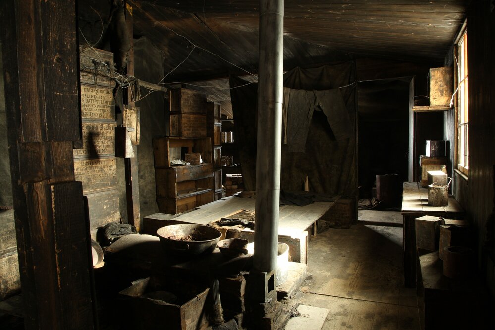 2017-18 Scott's 'Discovery' hut, interior, Stove Area
