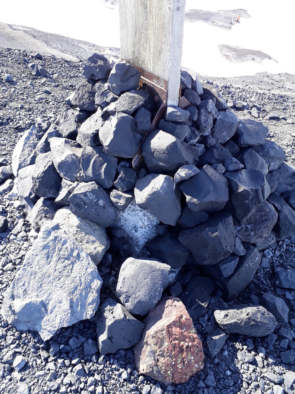 2017-18 Vince's Cross, base before repair