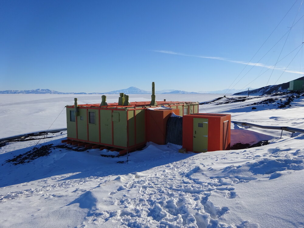2017-18 Hillary's TAE/IGY hut, Scott Base