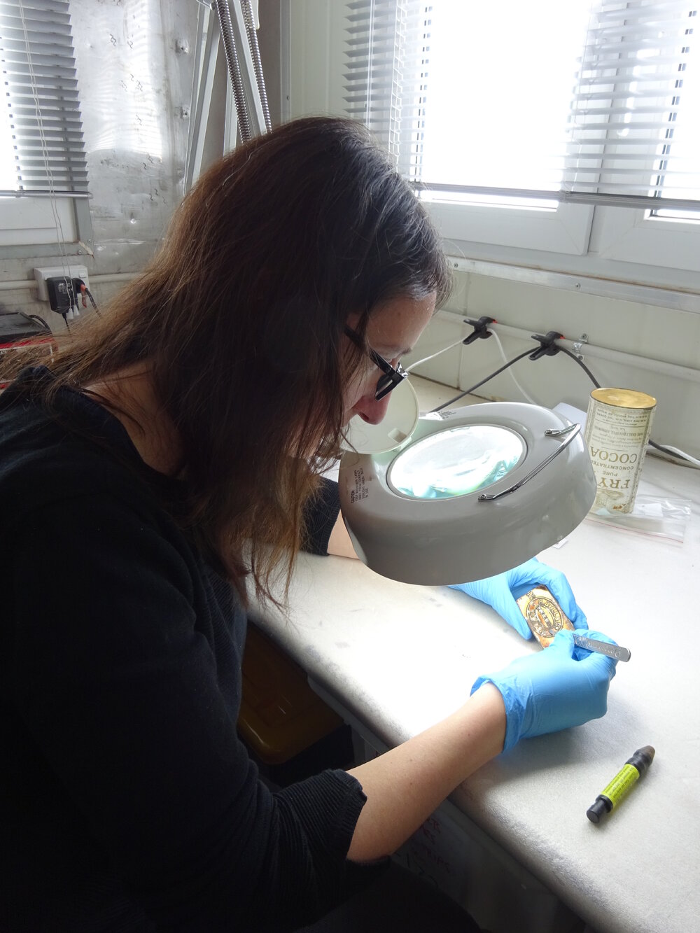2017-18 Scott Base, conservators at work, AHT's Diana McCormack