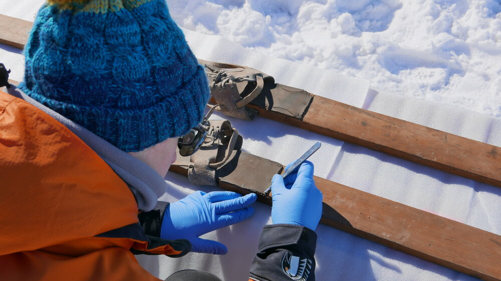 2017-18 Scott Base, conservators at work, AHT's Diana McCormack