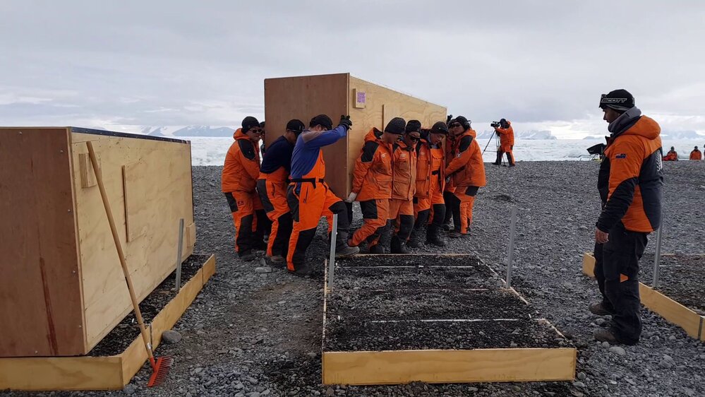 2017-18 Cape Adare camp, polar pod installation