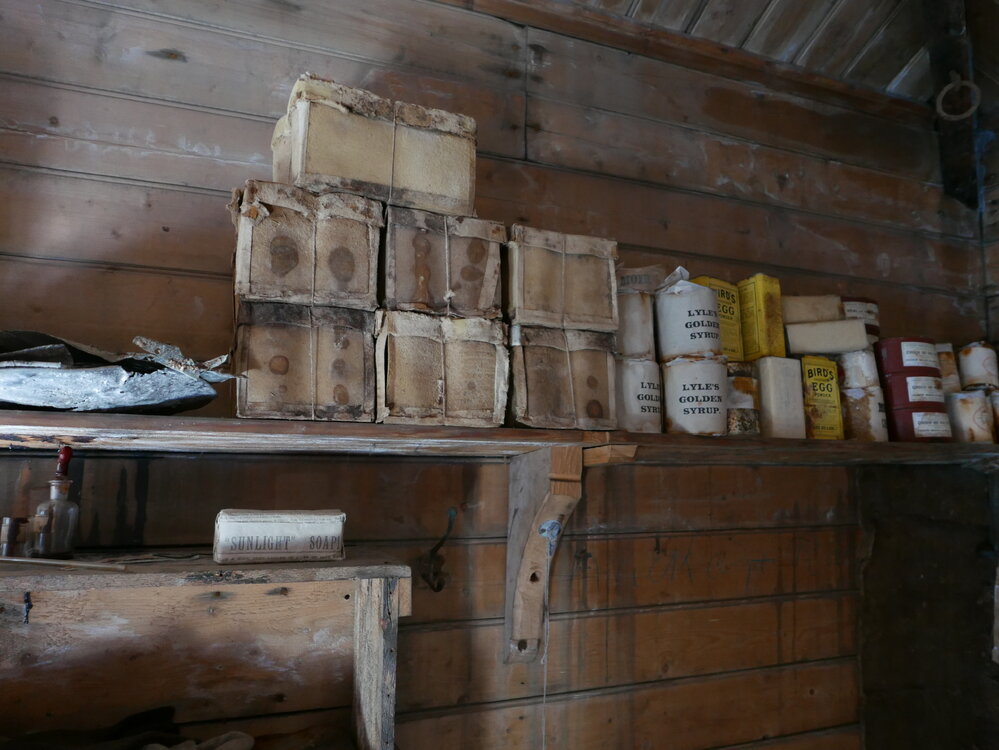 2017-18 Shackleton's 'Nimrod' hut, artefact monitoring, North-east corner shelf