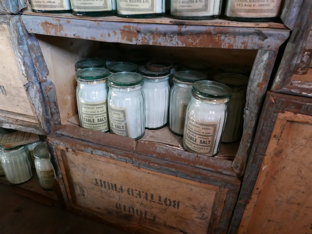 2017-18 Shackleton's 'Nimrod' hut, artefact monitoring, salt jars