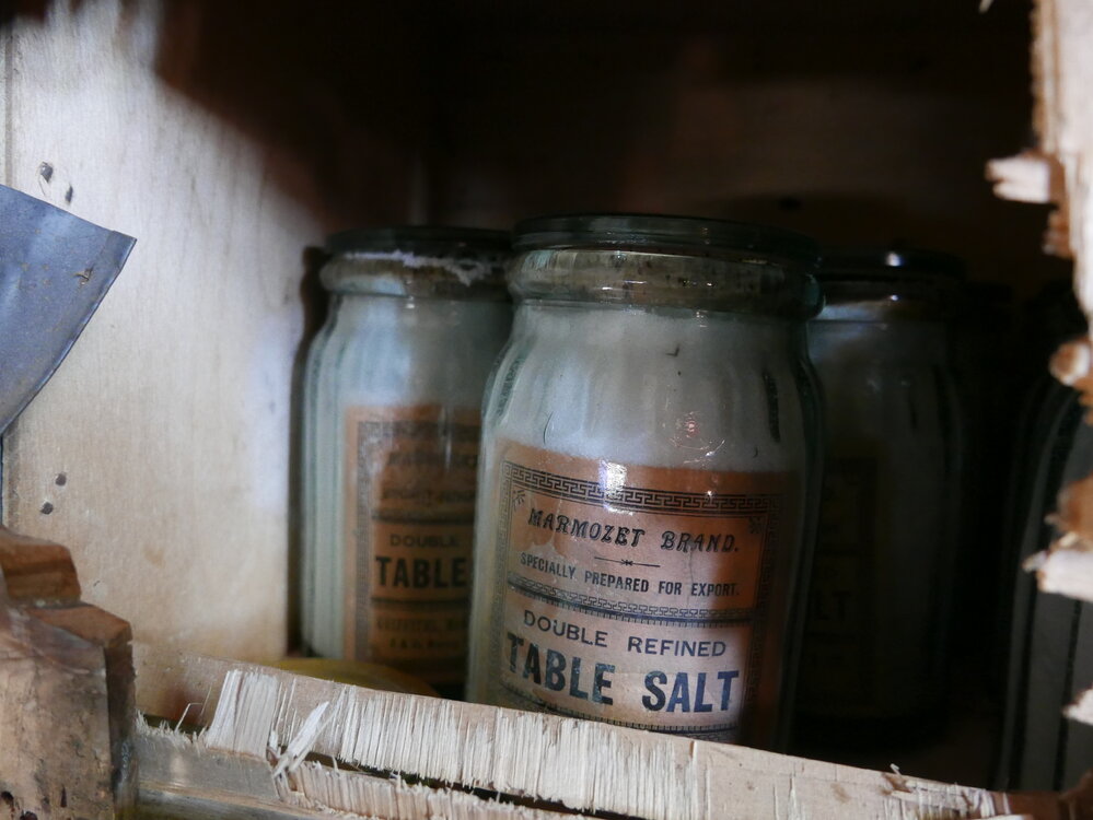 2017-18 Shackleton's 'Nimrod' hut, artefact monitoring, salt jars