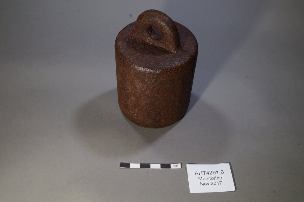 2017-18 Annual artefact monitoring programme, Cape Royds, measuring weight (001)