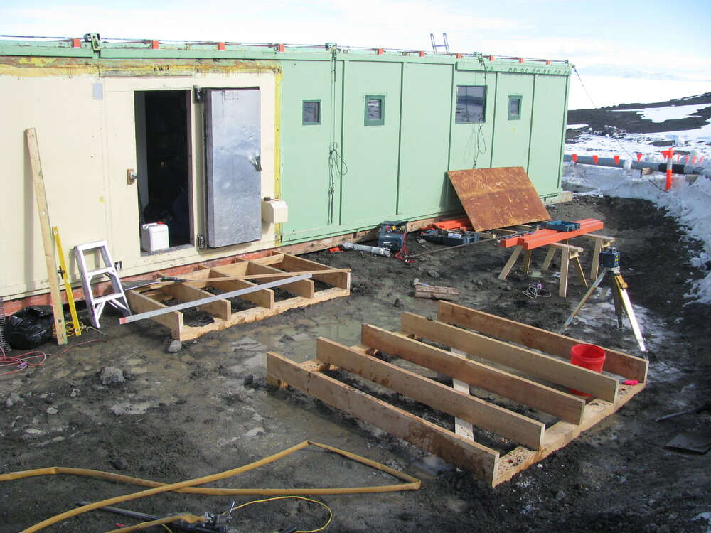2016-17 Hillary's TAE/IGY hut, Cold Porch works, sub-floor install