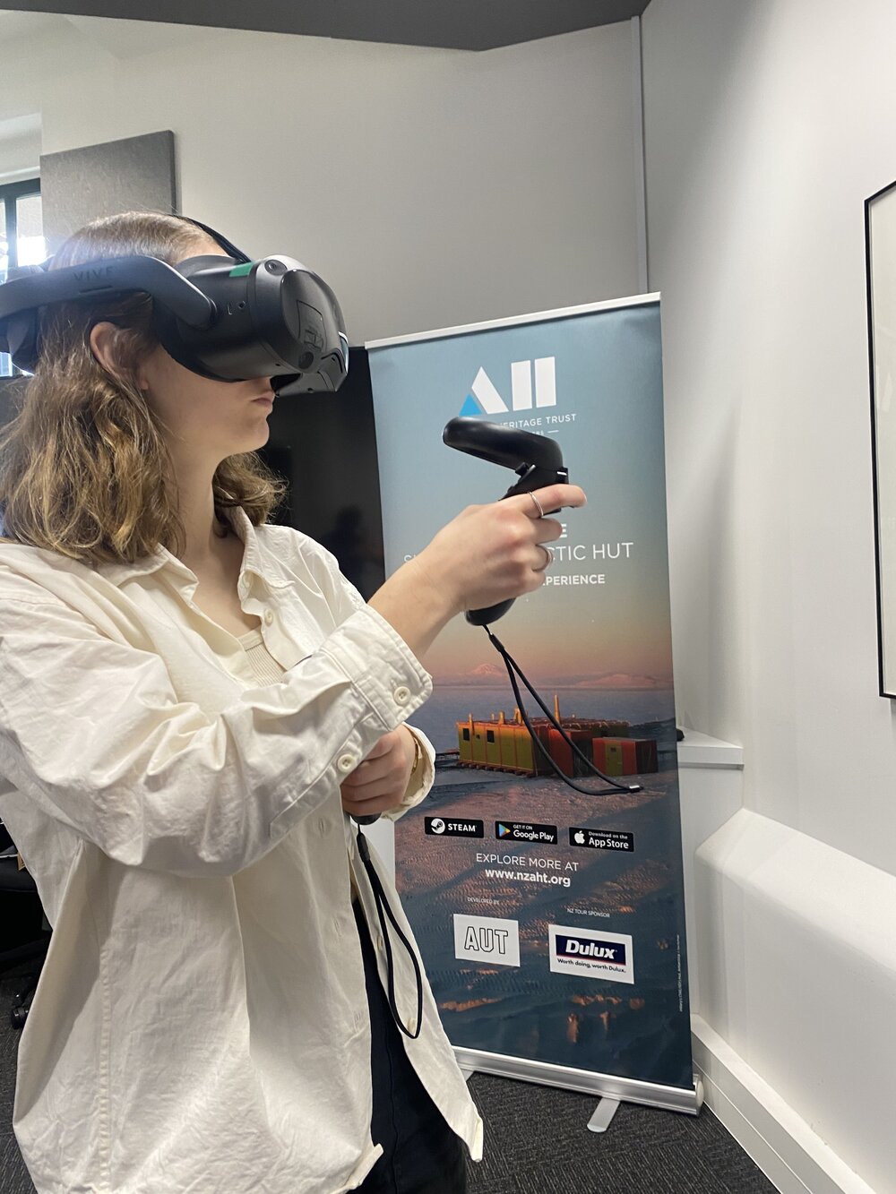 Hillary's Hut VR 2.0 Tour - Manat&Aring;&laquo; Taonga