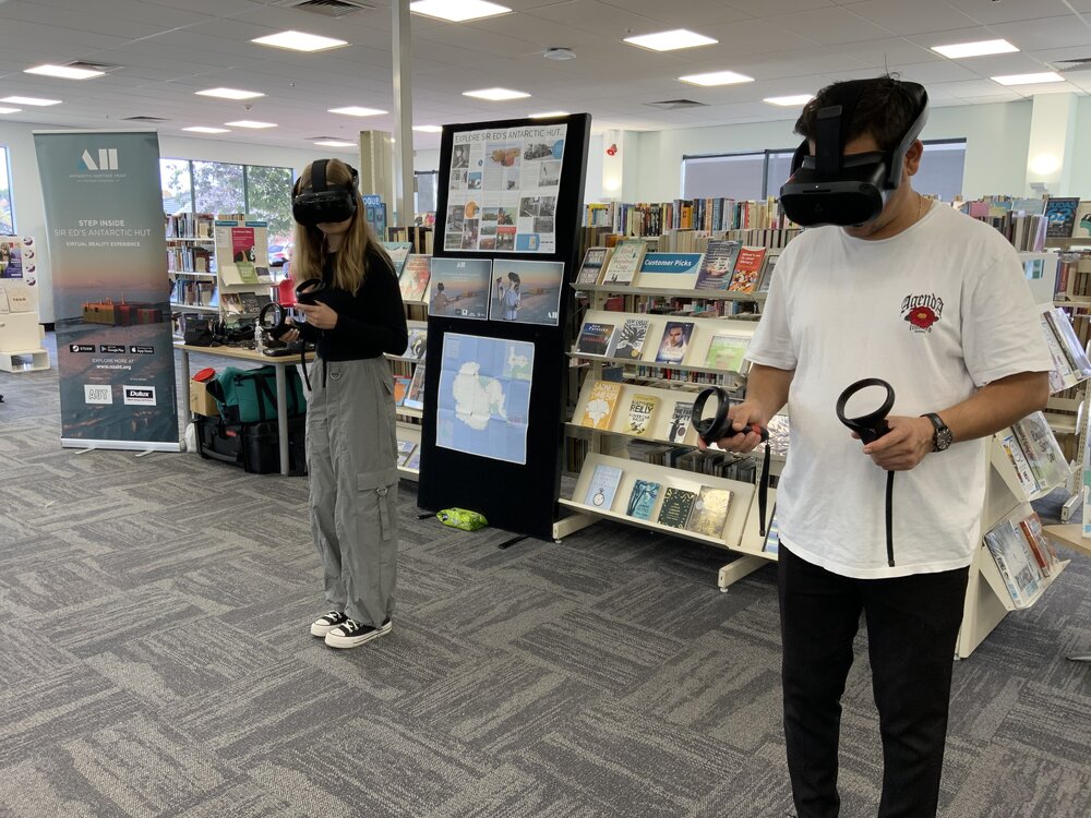Hillary's Hut VR 2.0 Tour - Shirley Library (002)