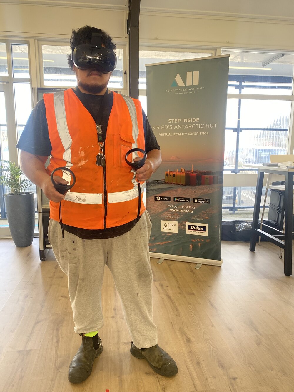 Hillary's Hut VR 2.0 Tour - Dulux Head Office (003)