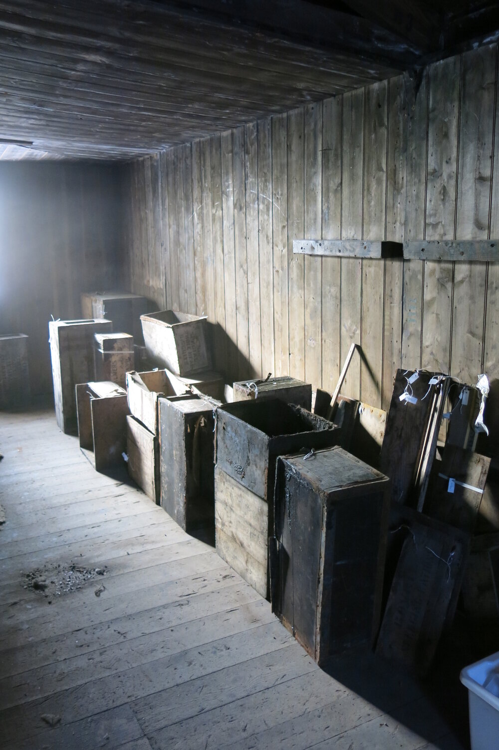 2013-14 Interior of Scott's 'Discovery' hut, Hut Point (001)