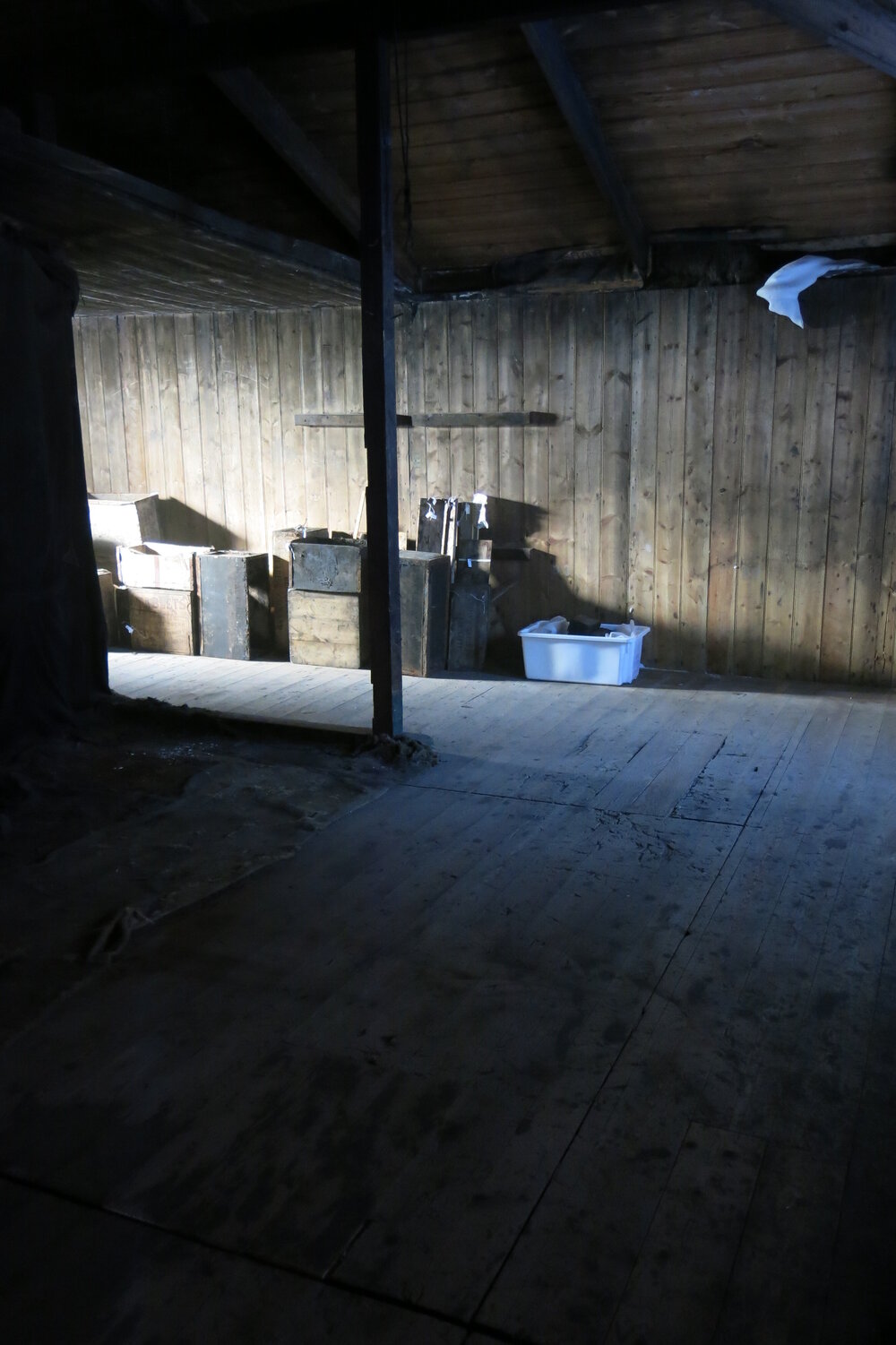 2013-14 Interior of Scott's 'Discovery' hut, Hut Point (002)
