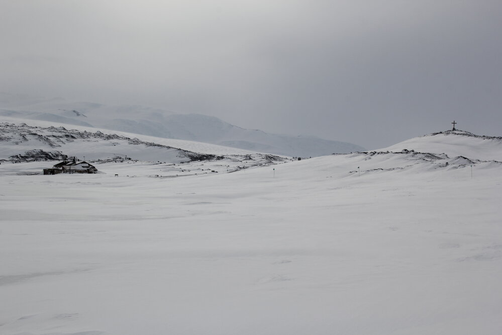 2018-19 Scott's 'Terra Nova' hut and Wind Vane Hill cross