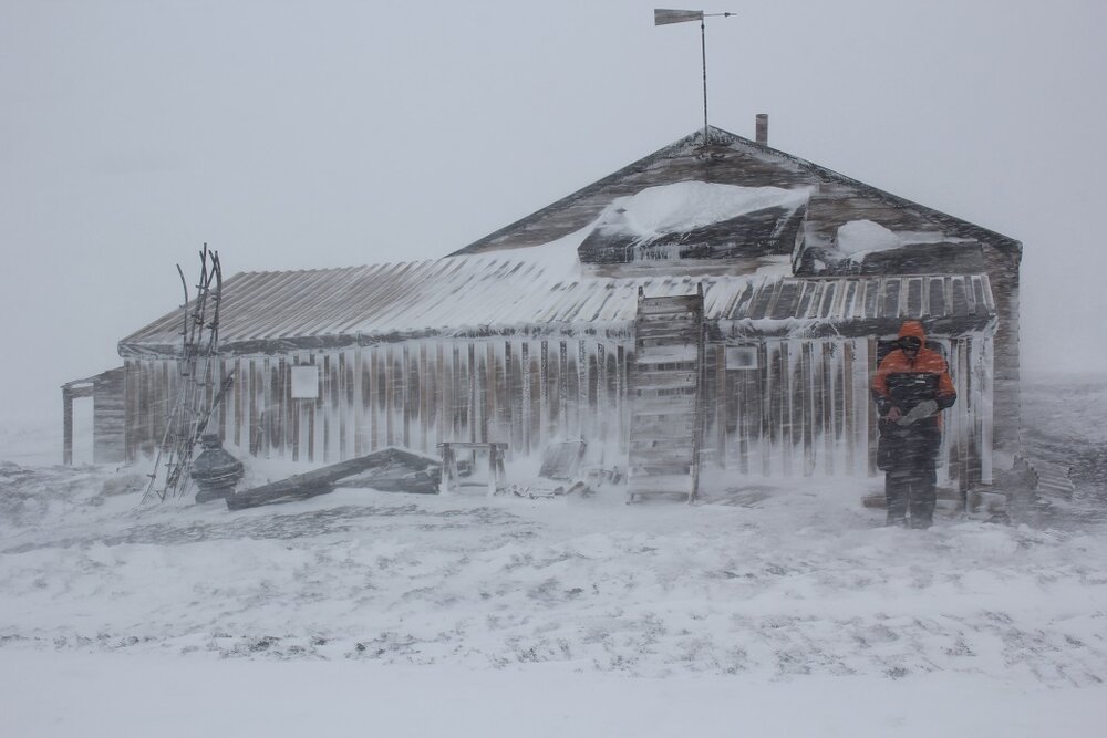 2018-19 Martin Wenzel in poor weather, Cape Evans