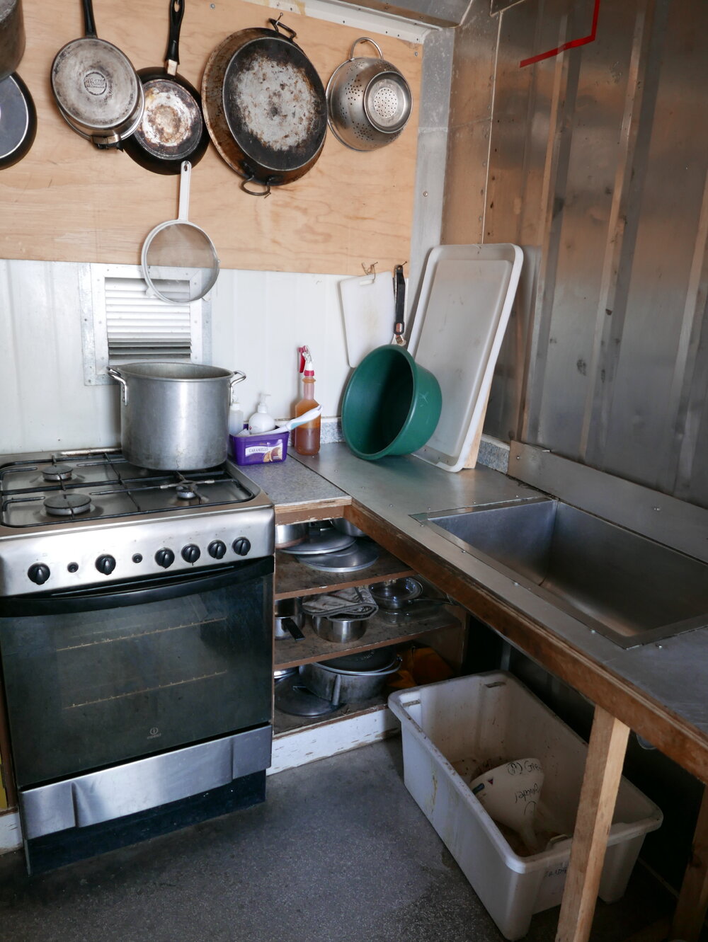 2018-19 AHT field camp container, Cape Evans (005)