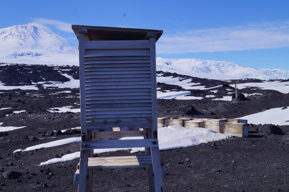 2018-19 Meteorological screen, Cape Evans (002)