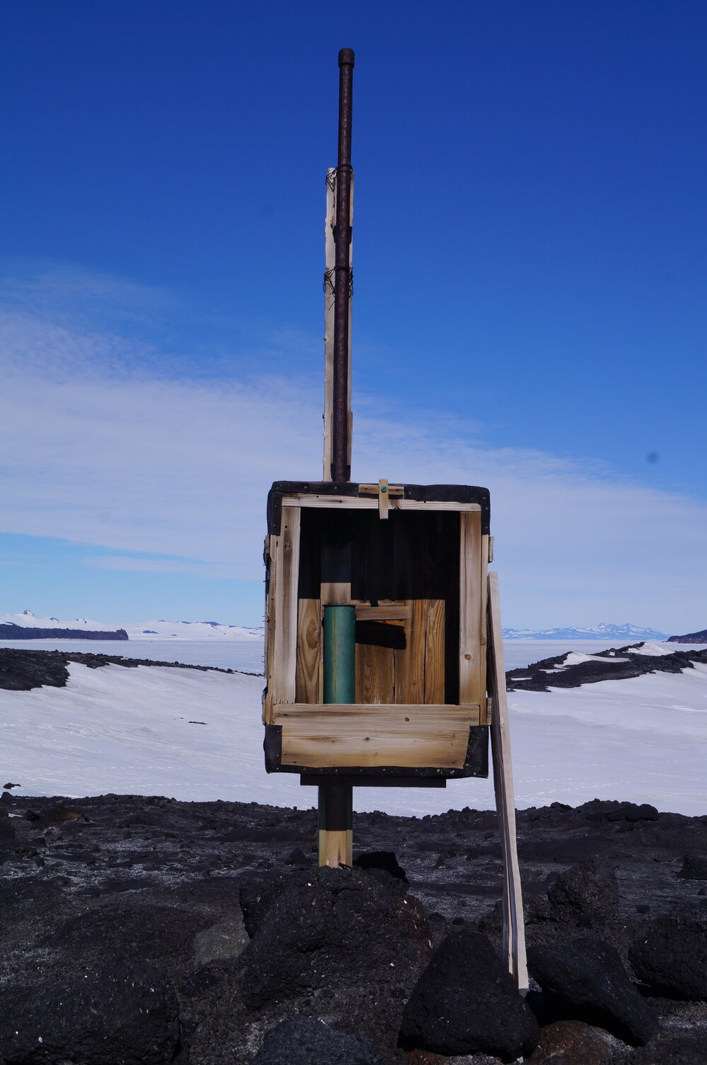 2018-19 Instrument shelter, Cape Evans (001)