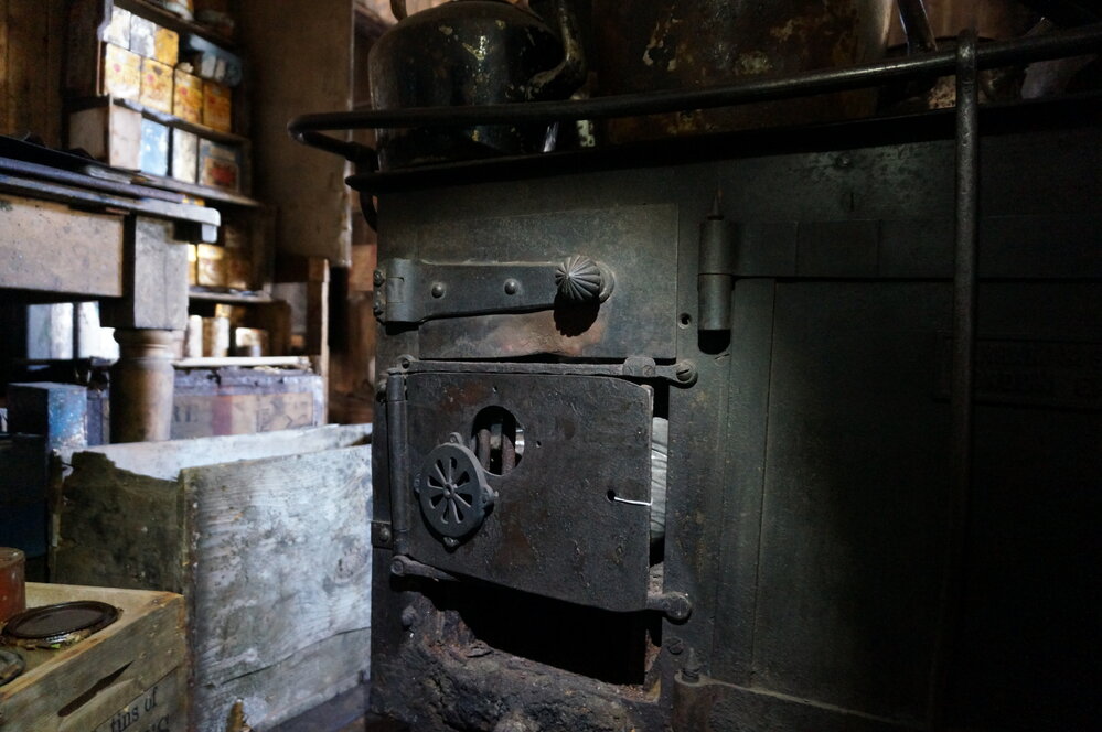 2018-19 Galley stove inside Scott's 'Terra Nova' hut, Cape Evans (001)