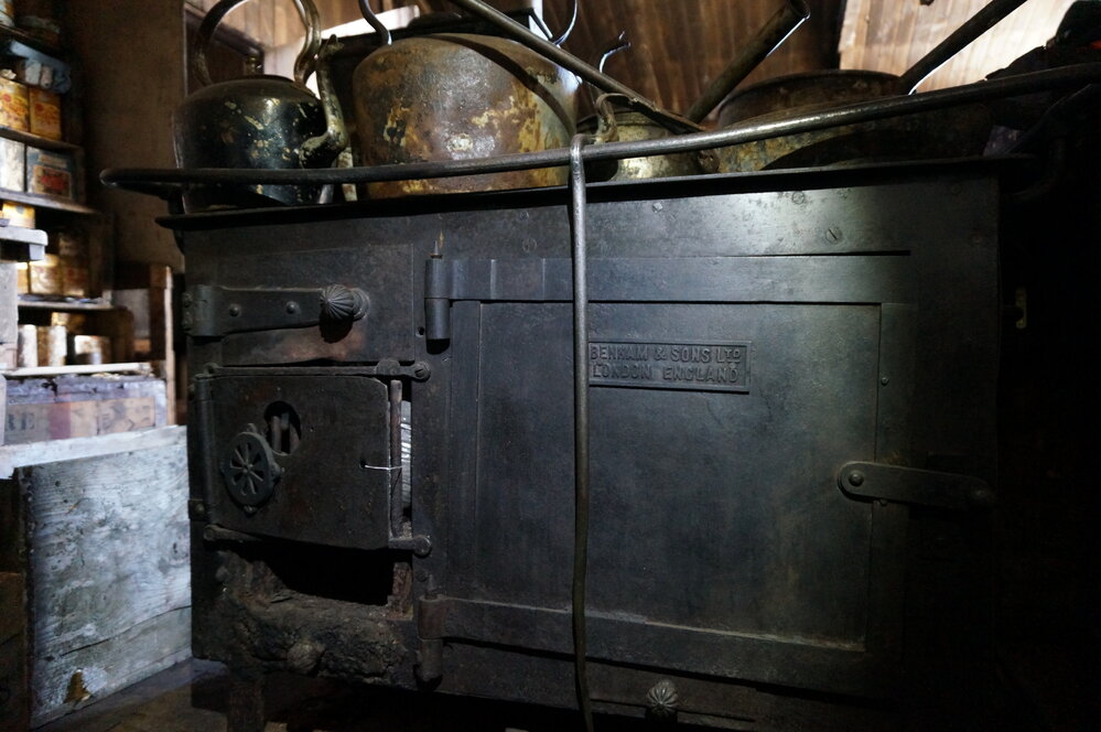2018-19 Galley stove inside Scott's 'Terra Nova' hut, Cape Evans (002)