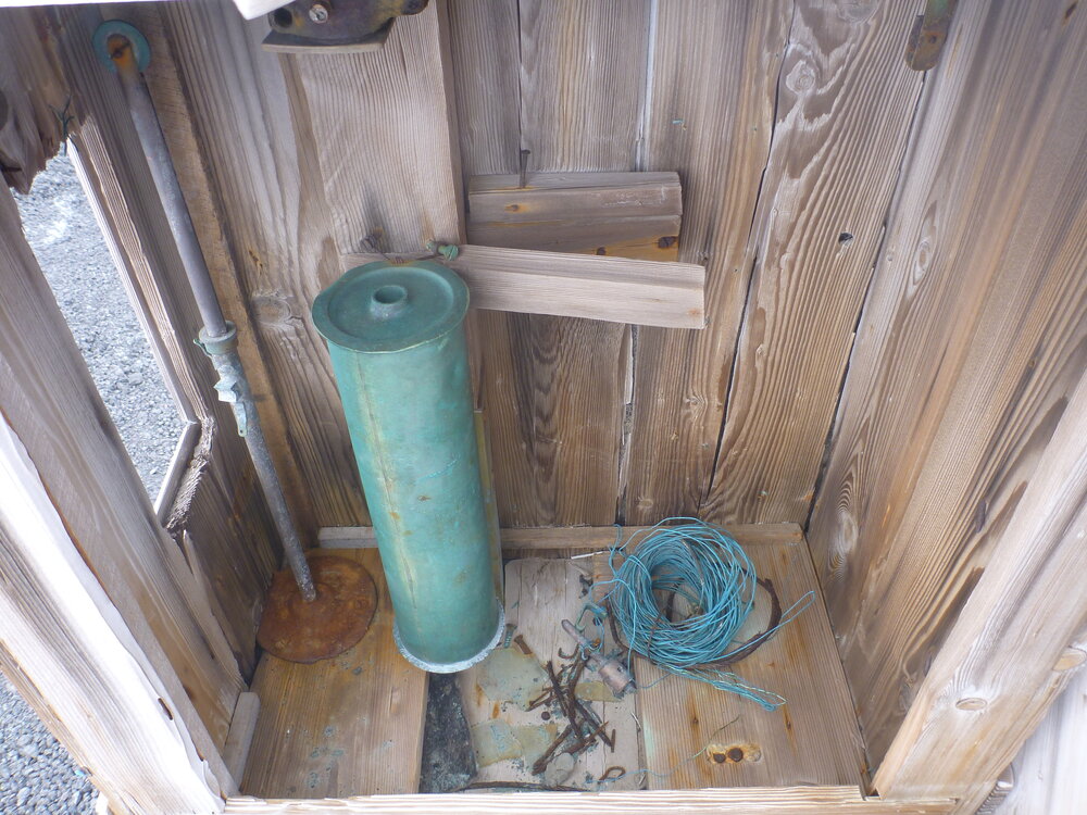 2012-13 Instrument Shelter inspection (008)