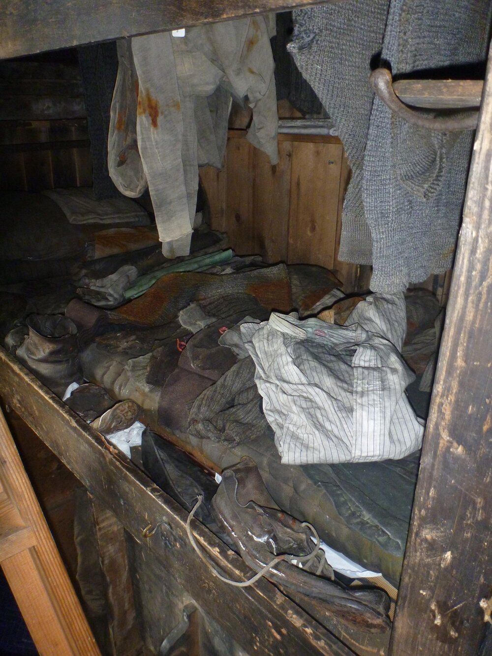 Day's bunk in Scott's 'Terra Nova' hut (001)