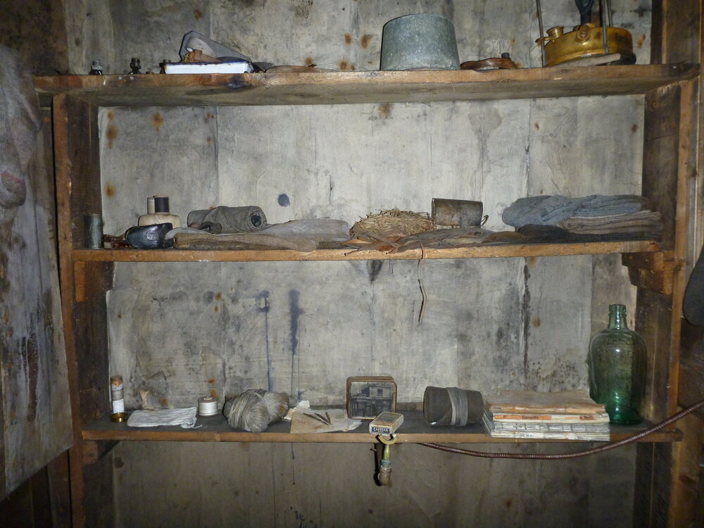 Geology shelves, Scott's 'Terra Nova' hut