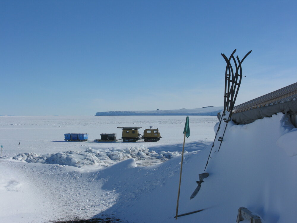 H&auml;gglunds&nbsp;at Cape Evans