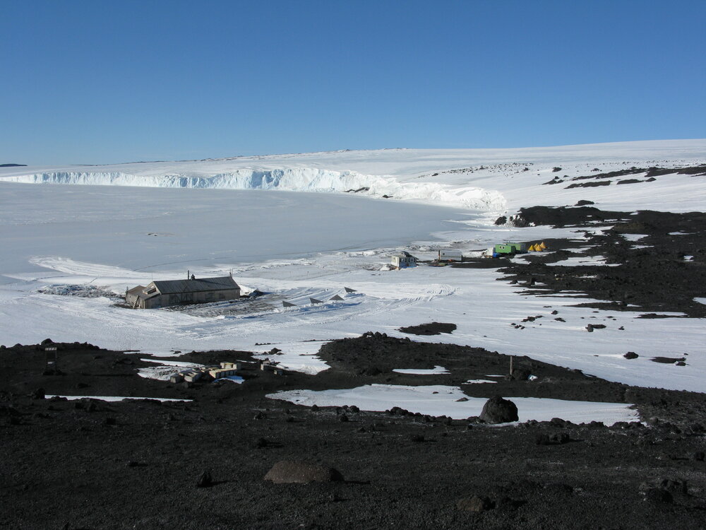 Cape Evans hut, Labs and Field camp