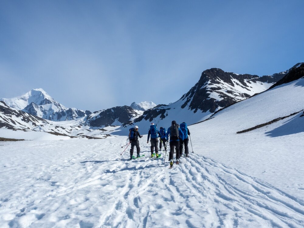 Inspiring Explorers ascending Mount Hodges (001)