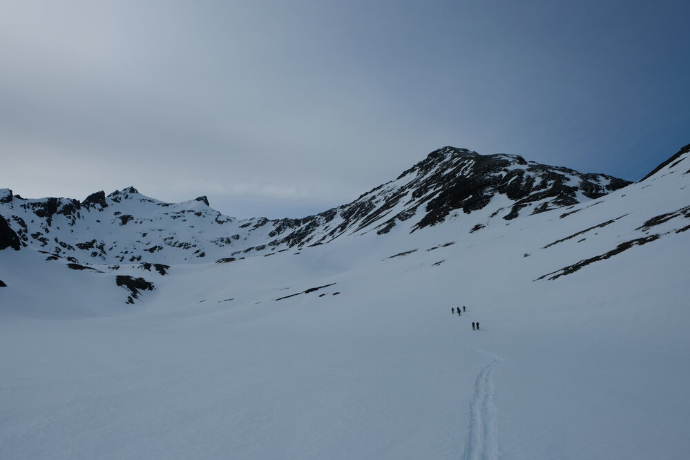 Mount Hodges climbing team on their ascent (001)