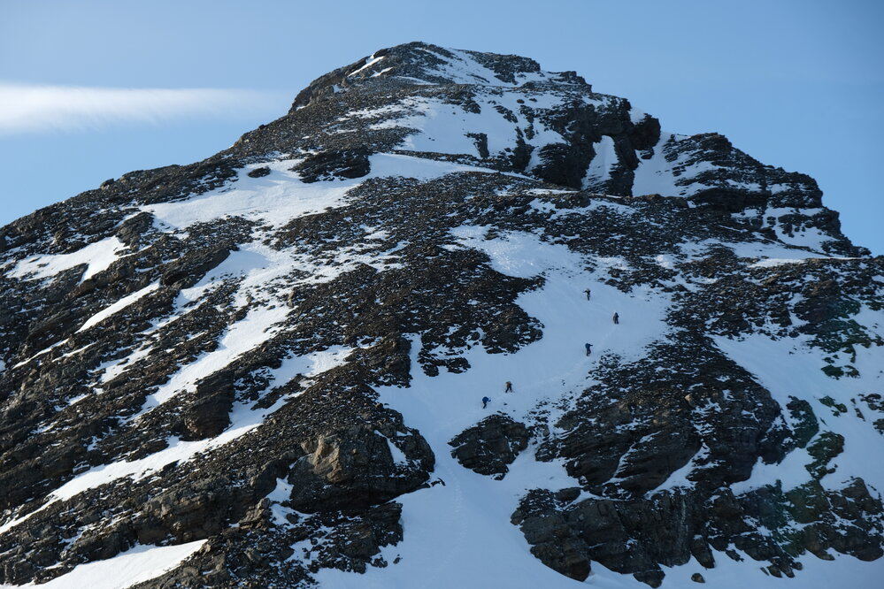 Mount Hodges climbing team on their ascent (002)
