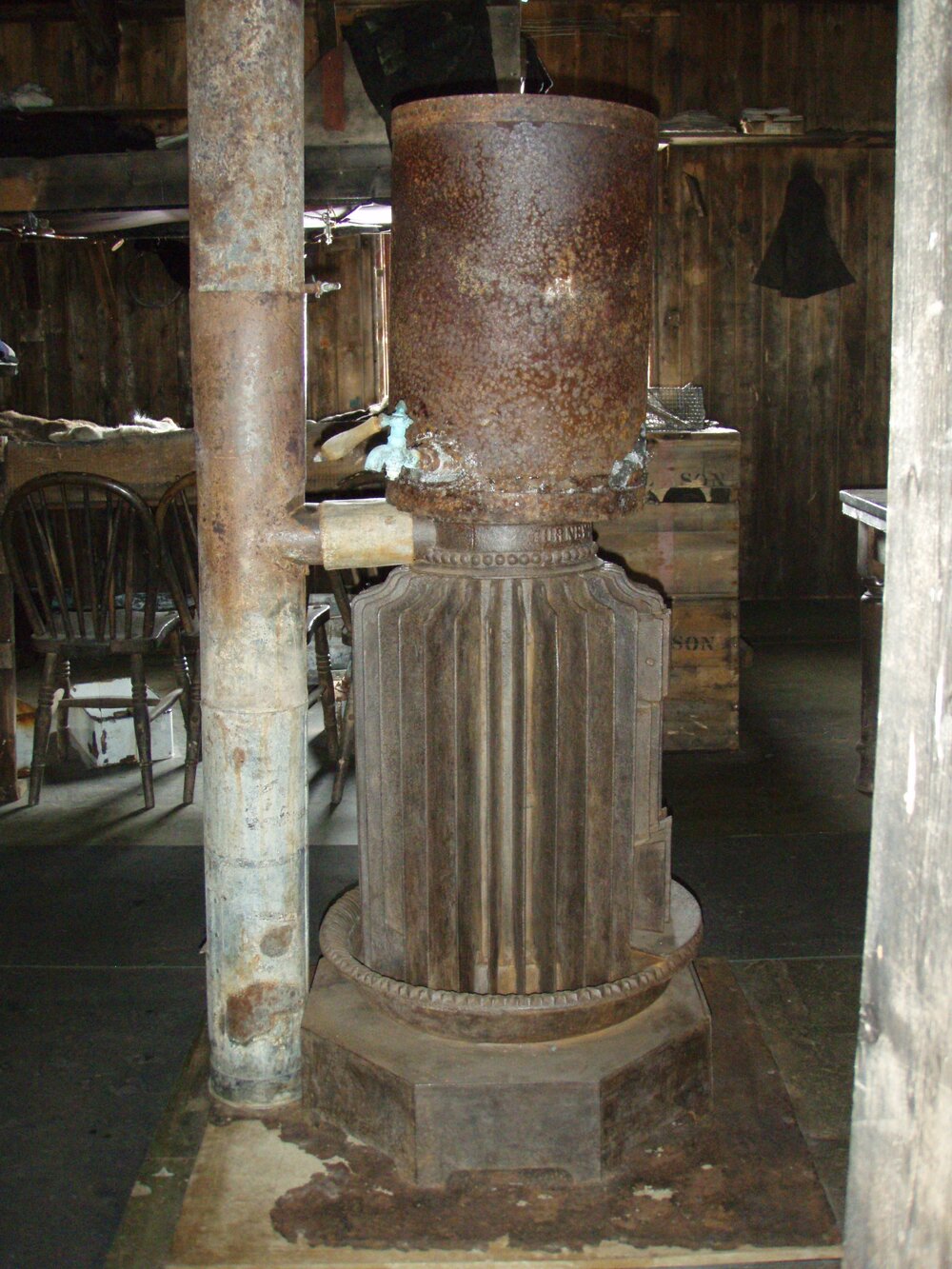 Water melter fitted atop Gurney's patent stove 