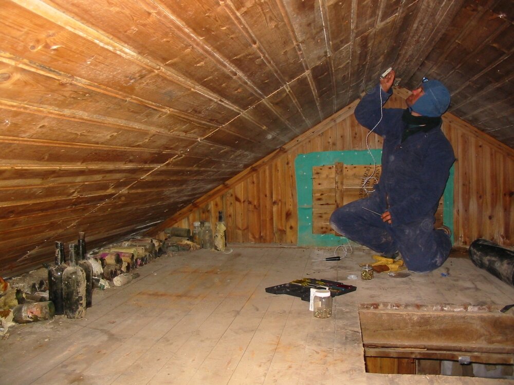 2003 K440 at Borchgrevink's Living hut - Interior, AHT Executive Director Nigel Watson in Loft (002)