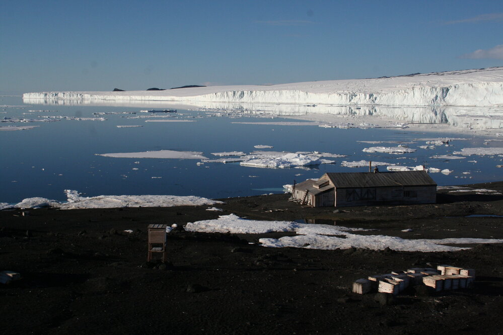 2013-14 Scott's 'Terra Nova' hut and Barne Glacier, Cape Evans