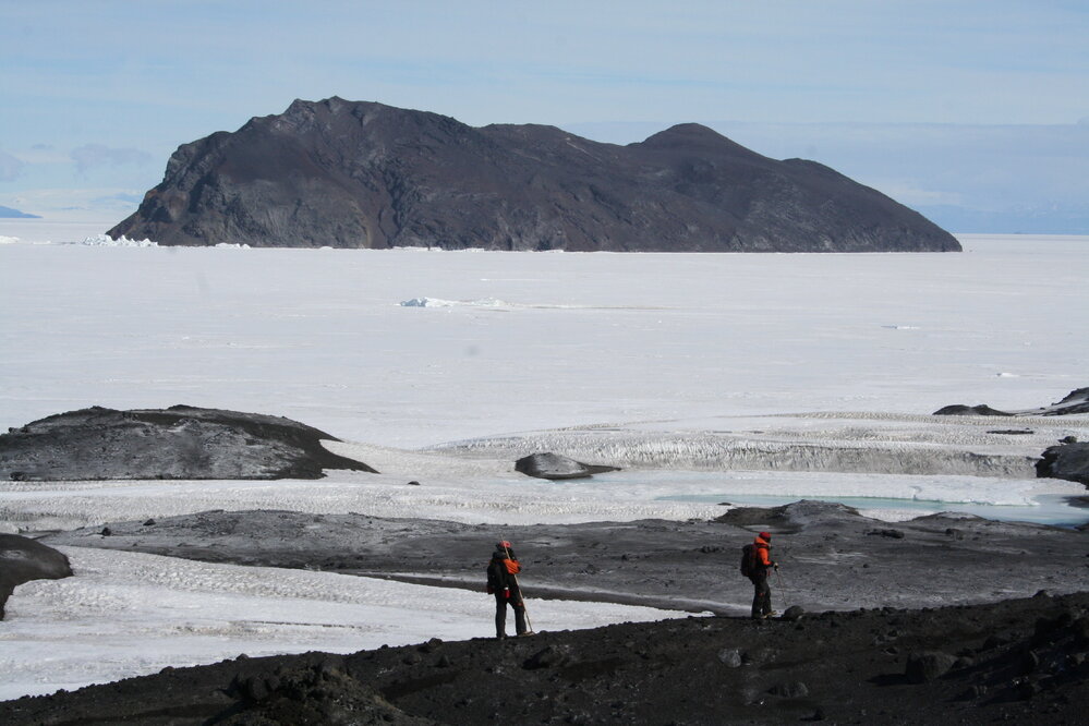 2013-14 Josiah Wagener and Lizzie Meek on a walk near Cape Evans