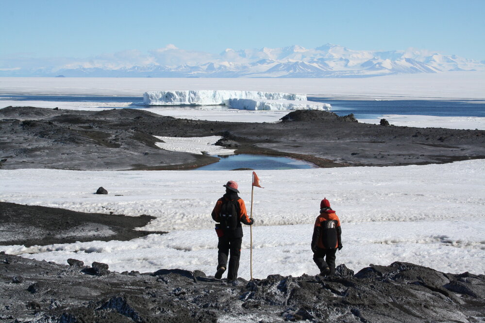 2013-14 Josiah Wagener and Lizzie Meek on a walk near Cape Evans