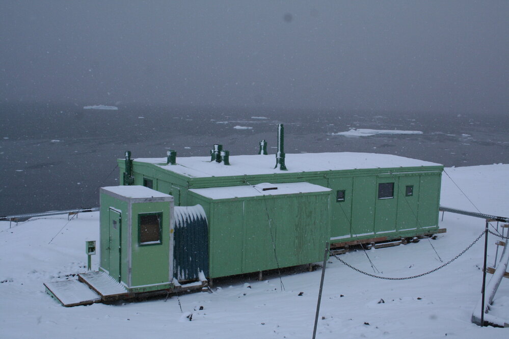 2013-14 TAE/IGY hut at Scott Base