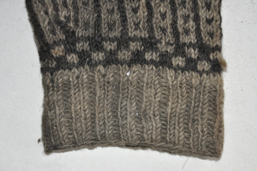 2013-14 Detail of mitten (006)