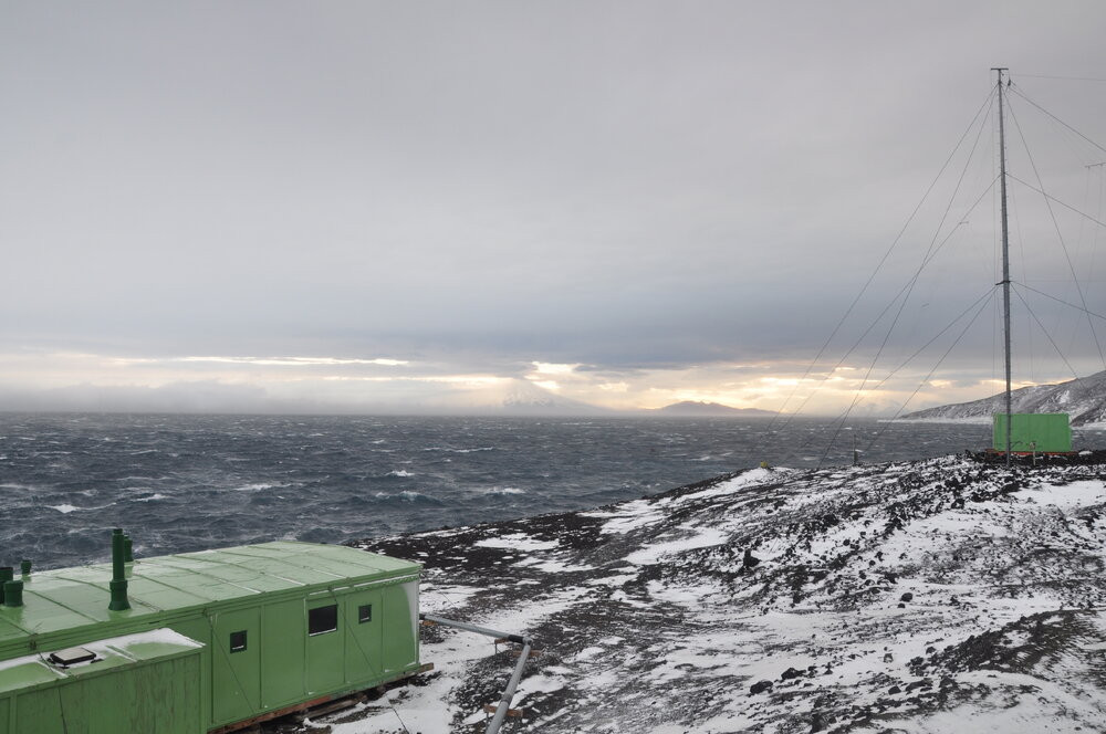2013-14 TAE/IGY hut at Scott Base