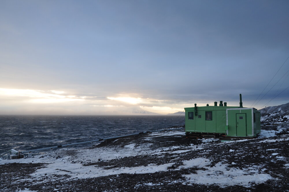 2013-14 TAE/IGY hut at Scott Base