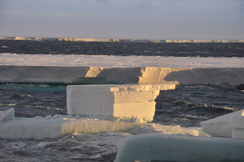 2013-14 Sea ice breaking up near Scott Base (001)