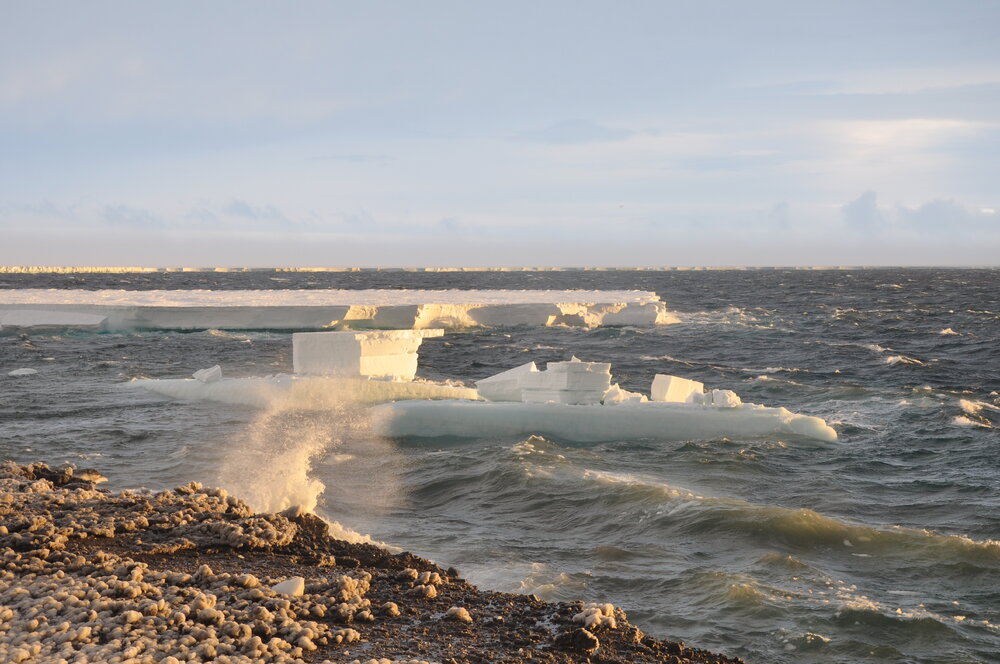 2013-14 Sea ice breaking up near Scott Base (004)