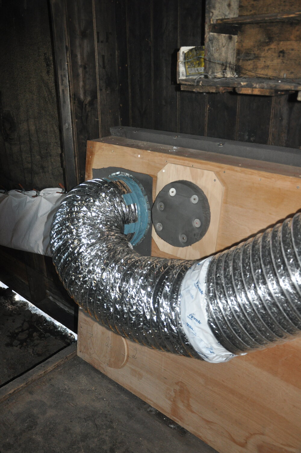 2013-14 Wall drying apparatus inside Scott's 'Discovery' hut, Hut Point (002)