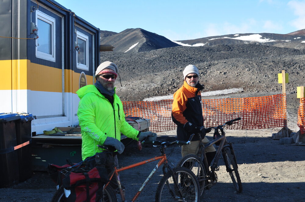2013-14 Al Fastier and Gord Macdonald with bikes at Hut Point