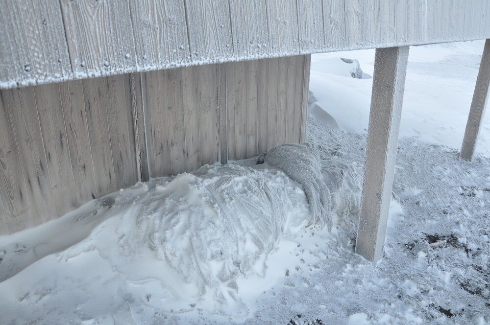2013-14 Awning outside Scott's 'Discovery' hut, Hut Point (002)