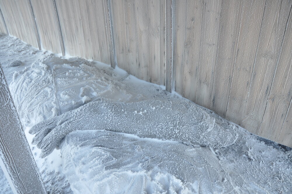 2013-14 Awning outside Scott's 'Discovery' hut, Hut Point (003)