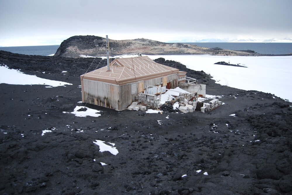 Snow build-up, northeast elevation of Shackleton's 'Nimrod' hut (002)
